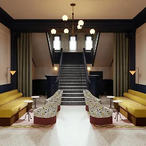 Marqueen Hotel